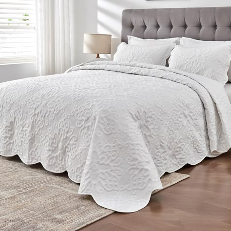 PRICES MAY VARY. Oversized - Perfect for extra wide king/cal king size bed, split king adjustable bed or tall bed with thick mattress. Our oversized bedspread measures 128 x 120" will reaches or almost reaches the floor on both sides and the end of the bed, even no need for a dust ruffle or bed skirt. Classic Decoration - Gorgeous pattern brings elegant look for making up the bed. Reversible with the same pattern and color on both sides. The coverlet set includes 1 bedspread and 2 20x30 pillow s King Size Quilt Sets Master Bedrooms, Minimalist Bed Spread, Layered Bedspread Ideas, King Size Bed Spreads, King Bedspreads Master Bedrooms, Split King Bedding Ideas, Bedspread Ideas Cozy Bedroom, Bedspreads Ideas, California King Bedroom Ideas