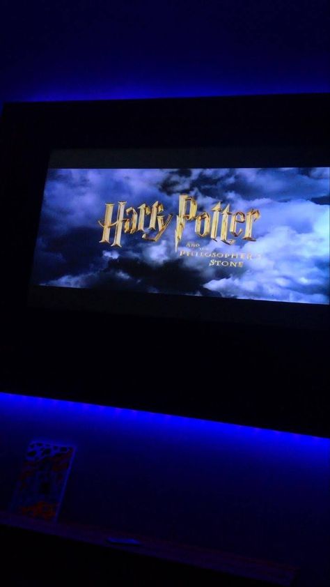 Harry Potter Netflix, Insta Dump, Netflix And Chill Tumblr, Harry Potter Movie, Harry Potter Stories, Potter Aesthetic, Film Story, Christmas Vibe, Harry Potter Film