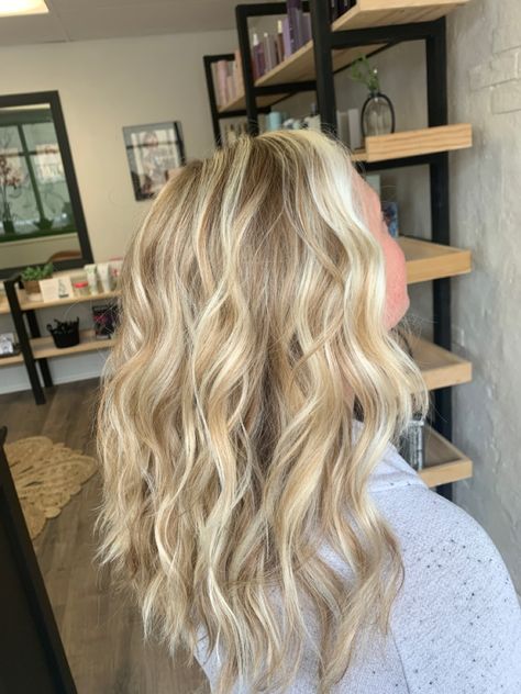 Blonde Balayage In Blonde Hair, Blonde Full Highlights On Blonde Hair, Highlights On Already Blonde Hair, Highlights For Yellow Blonde Hair, Blonde Balayage Highlights On Blonde, Super Light Blonde Highlights, Blonde Highlights On Strawberry Hair, Blonde Hair Inspo With Money Piece, Vanilla Creamy Blonde Hair