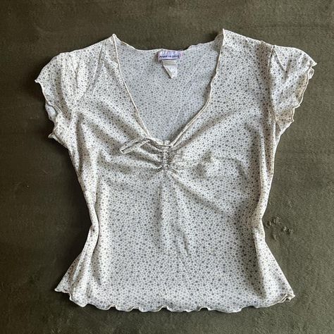 Y2K floral mesh top. Ruched center. Slightly sheer.... - Depop Angel Vs Devil, Floral Mesh Top, 2000s Coquette, Virtual Wardrobe, Diy Clothes Design, Cream Shirt, Tan Color, Diy Clothes, Mesh Top