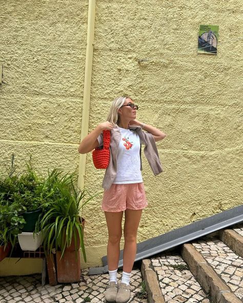 orange baby tee and boxer shorts outfit propaganda ft @sassysherwin 🍊 #independentfashion #slowfashionbrand #babytees #graphictshirt #sustainablefashionbrand Graphic Baby Tee Outfit, Boxer Shorts Outfit, Baby Tee Outfit, Baby Tees 90s, Funny Baby Tees, 2024 Outfits, Graphic Tee Outfits, Orange Baby, Baby Graphic Tees