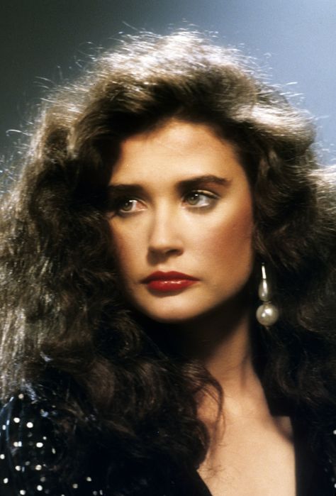 25 Most Stunning 80's Hairstyles Just for You - Time To Cherish The Old Glamour - Haircuts & Hairstyles 2019 80s Hairstyles For Long Hair, 80 S Hairstyles, 80s Hair Styles, 80s Big Hair, 80’s Hair, 80s Hairstyles, 80's Hairstyle, 1980s Hair, 80s Makeup