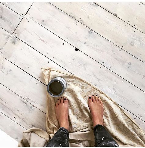 White washed floorboards for upstairs, with Annie Sloan chalk paint and matt lacquer. White Floorboards Living Room, White Wash Floorboards, White Painted Floors, White Floorboards, Hastings House, Painted Floorboards, White Wooden Floor, White Washed Floors, Chalk Paint Makeover