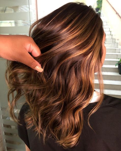 Light Chocolate Hair with Strawberry Blonde Highlights Highlights Brown Hair Balayage, Highlights For Dark Brown Hair, Brown Hair With Caramel Highlights, Rambut Brunette, Strawberry Blonde Highlights, Chocolate Hair, Balayage Blonde, Caramel Hair, Caramel Highlights