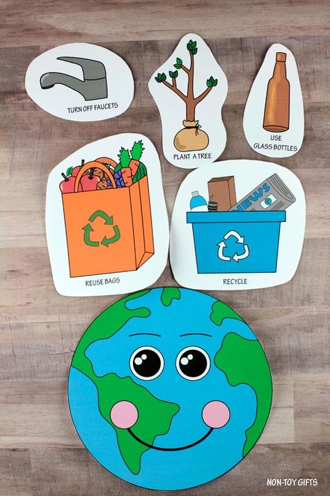 Happy Earth sad Earth sorting activity for preschoolers and older kids Earth Day Preschool Activities, Earth For Kids, Earth Activities, Recycling Activities, Earth Week, Earth Day Projects, Earth Craft, Non Toy Gifts, Earth Day Crafts