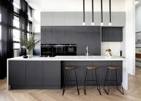 coloured kitchen cabinets charcoal grey kitchen cabinets with white benchtop freedom kitchens The Block Kitchen, Flat Front Cabinets, Design Backyard, Diy Kitchen Renovation, Casa Country, Backyard Kitchen, Concrete Kitchen, Grey Kitchen Cabinets, Kitchen Cabinet Colors