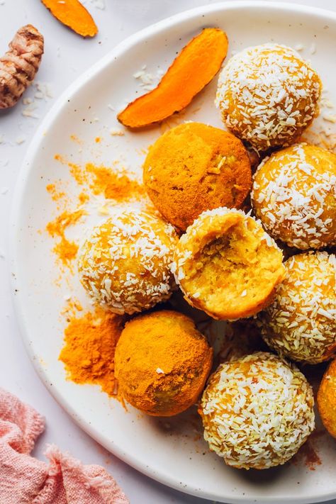 Turmeric Balls (Plus Other Spices) | The Awesome Green Turmeric Balls, Turmeric Energy Balls, Liver Cleanse Recipe, Raw Turmeric, Easy Vegetarian Recipes, Snack Mix Recipes, Gluten Free Eating, Energy Balls, Balls Recipe