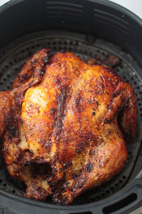 Air Fryer Whole Chicken Air Fryer Whole Chicken, Chicken Cooking Times, Airfryer Recept, Cornish Hen Recipe, Ways To Cook Chicken, Whole Chicken Recipes, Air Fryer Recipes Chicken, Air Fryer Dinner Recipes, Air Fryer Recipes Easy