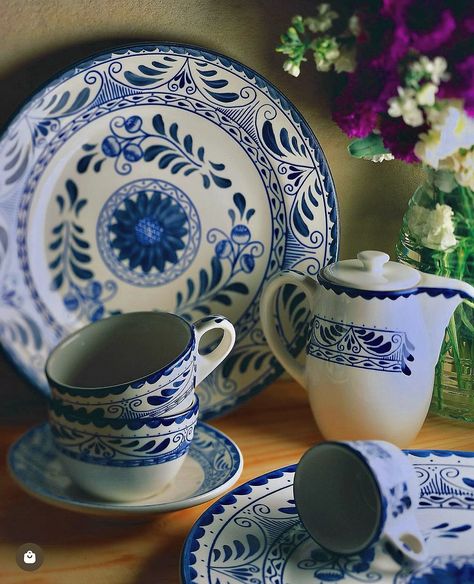 🚨 USE CODE: COLORES4ME Mexican TALAVERA Porcelain Dinnerware: Blue OR Black Style? . VIVÁ MÉXICO 🇲🇽♥️‼️‼️ . . #mexico #mexico🇲🇽 #vivamexico #mexicanfood #tequila #mezcal #mexican #mexicano #mexicana #coloresdecor #tableware #cheflife #visitmexico #visitamexico #travel #mexicanculture #méxico #mexique #oaxaca #sanmiguel #talavera #dinnerware #vajilla #cocinamexicana #enchiladas #tacos #chilesennogada #fajitas #nachos #carneasada Blue Mexican Aesthetic, Talavera Dinnerware, Mexican Dinnerware, Talavera Kitchen, Modern Mexican, Mexican Home, Mexican Talavera, Visit Mexico, Porcelain Dinnerware