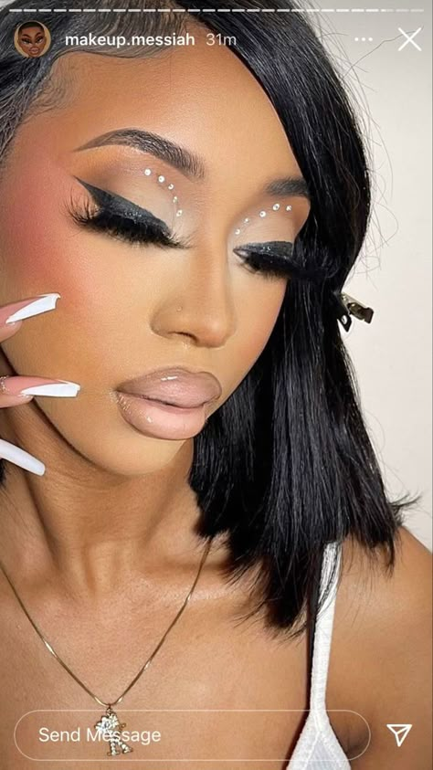 Rhinestone Eye Makeup Black Women, Makeup With Rhinestones Black Women, Glowy Natural Makeup, Natural Makeup Look Tutorial, Birthday Makeup Looks, Gold Makeup Looks, Face Beat Makeup, Rhinestone Makeup, Natural Makeup Look