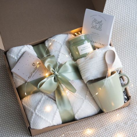 Winter Hygge Gift Box with Blanket Cozy Gift Set Sending Hugs Gift Sympathy Gift Box Grief Gift Cozy Gift Basket, Hygge Gift Basket, Fall Gift Baskets, Self Care Package, Beautiful Scented Candles, Bunny Jewelry, Hug Gifts, Hygge Gifts, Blanket Cozy