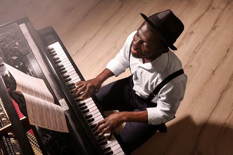 How To Play Jazz Piano (Free Guide) - CMUSE Different Hat Styles, Art Tatum, Piano Jazz, Make A Hat, Jazz Players, Blues Piano, Acid Jazz, Jazz Standard, Classical Piano