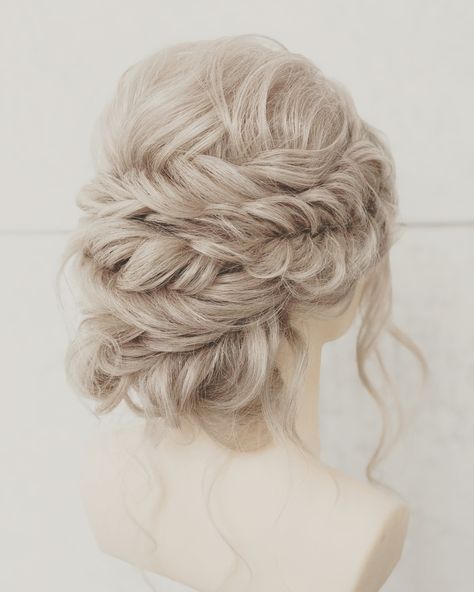 Updo Fishtail Braid, Medium Length Wedding Hairstyles Boho, Undone Bridal Hair, Boho Up Do, Wedding Boho Updo, Fishtail Updo Wedding, Boho Hair Wedding Updo, Boho Bridesmaid Hair Updo, Boho Wedding Updo Brides