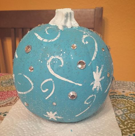 Cool Pumpkins, Elsa Pumpkin, Elsa Halloween, Elsa Halloween Costume, Disney Pumpkin Painting, Big Crystals, Frozen Painting, Pumkin Decoration, Frozen Pumpkin