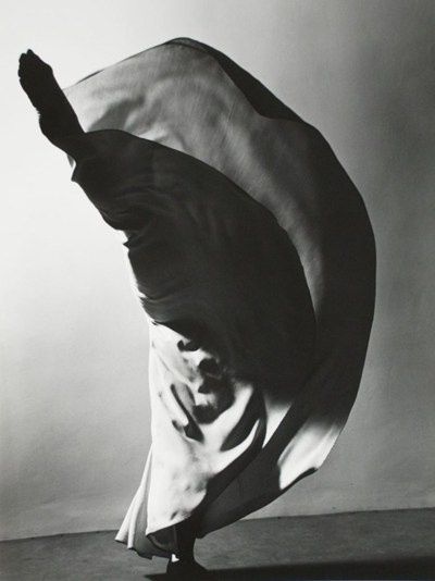 Martha Graham - just beautiful. Martha Graham, Isadora Duncan, Edward Weston, Alvin Ailey, American Modern, Dance Photos, Modern Dance, Contemporary Dance, Lets Dance