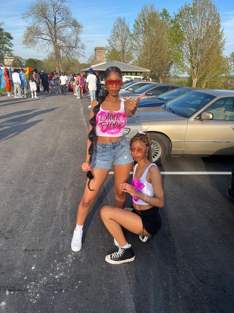 Airbrush Air Force Ones, Freaknik Spray Paint Outfit, Freaknik 90s Outfit Black Women, Freaknik 90s Outfit Party, Freaknik Party, Freaknik Outfits, Freaknik Hairstyles, Freaknik Aesthetic, Freaknik 90s Outfit