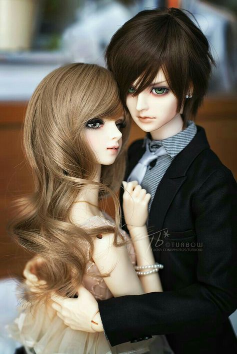 Couple. Couple Barbie, Doll Couple, Couples Doll, Bjd Dolls Girls, Cute Love Wallpapers, Cute Couple Wallpaper, Doll Wigs