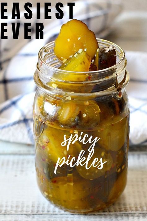 Pickles Refrigerator, Sweet And Spicy Pickles, Sweet Hot Pickles, Pickles Homemade Easy, Spicy Pickle Recipes, Refrigerator Pickle Recipes, Easy Pickling Recipes, Hot Pickles, Pickle Recipes Homemade