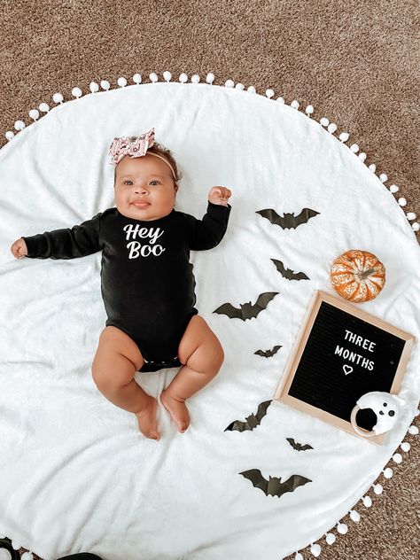 Halloween Infant Pictures, Infant Halloween Pictures, September Milestone Pictures, Halloween 1 Month Baby Pictures, Newborn Monthly Pictures Photo Ideas, October 1 Month Baby Pictures, Halloween One Month Pictures, October Baby Milestone Pictures, Newborn Halloween Pictures