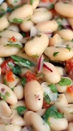 Summer White Bean Salad ~ This is an amazingly tasty salad or side dish to accompany just about anything... The flavors get better the longer it sits, so it's perfect for making ahead. Cold Bean Salad Recipes, Tuscan White Bean Salad, Graduation Picnic, White Bean Salad, Bean Salad Recipes, Northern Beans, Cold Salad, Salad Side Dishes, White Bean