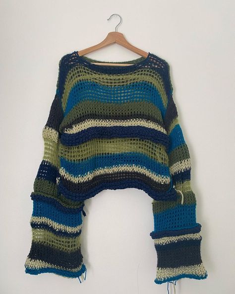 Pepacorn on Instagram: “Another mixed yarn sweater 💚💙 These are so fun to make ******************************************** Pinterest, Etsy, & TikTok -…” Mixed Yarn Sweater, Marauders Fashion, Cool Jumpers, Oc Board, Winter Outfits For School, Knit Ideas, Yarn Sweater, Crochet Inspo, School Style