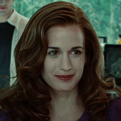 Esme Cullen, Elizabeth Reaser, Rosalie Hale, Adoptive Mother, The Cullen, Edward Cullen, The Twilight Saga, Twilight Saga, The Marauders