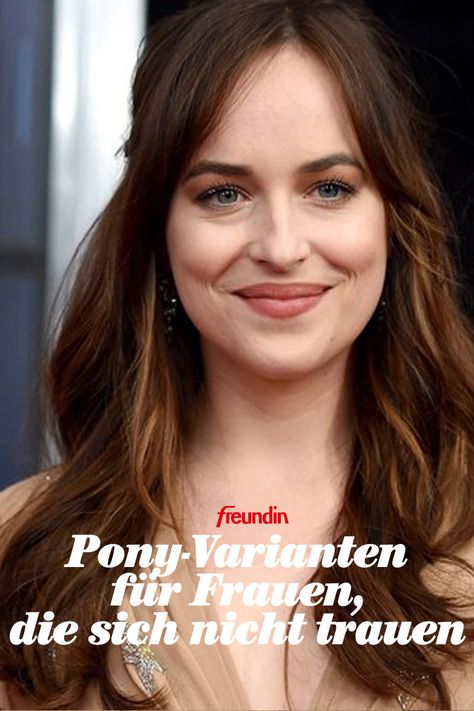 Der beste Pony für Frauen, die sich eigentlich nicht trauen - wie Dakota Johnson Hilary Duff Hair, Long Pony, Baby Bangs, Hilary Duff, Dakota Johnson, The Duff, Diy Hairstyles, Hair Looks, Bangs