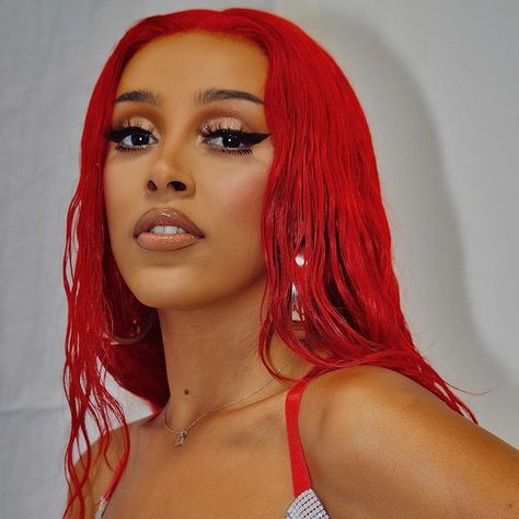 Doja Cat Instagram 3/10 Bright Red Hair, Cat Halloween Costume, Female Artist, Female Rappers, Cat Aesthetic, Doja Cat, Red Aesthetic, Girl Crush, Trendy Hairstyles