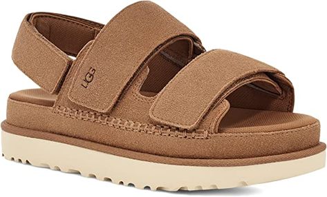 The cutest and comfiest sandal this summer! Kids Uggs, Classic Boots, Eva Sole, Summer Sandals, Brown Sandals, Slingback Sandal, Ugg Australia, Casual Sandals, Embossed Logo