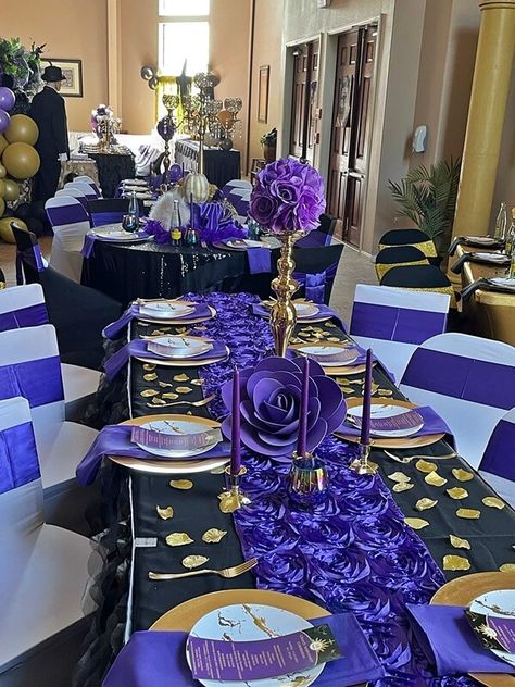 Black And Purple Table Setting, Purple And Gold Party Decorations, Purple Taper Candles, White Table Decorations, Purple Table Settings, Purple Napkins, Napkins Folding, Black Wedding Table, Gold Theme Party