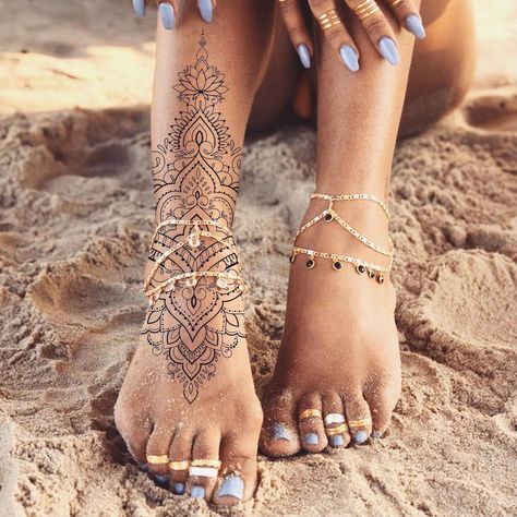 7,974 mentions J’aime, 62 commentaires - Anaïs Chabane (@anais_chabane) sur Instagram : "NEW DESIGN AVAILABLE FOR TATTOO 💉 (Digital Project) • Los Angeles • ❌ NO DM ❌ Email for…" Ankle Tattoos For Women Mandala, Mandala Foot Tattoo, Henna Tattoo Foot, Foot Tattoo Ideas, Ankle Foot Tattoo, Tato Mandala, Mandela Tattoo, Cute Foot Tattoos, Small Foot Tattoos