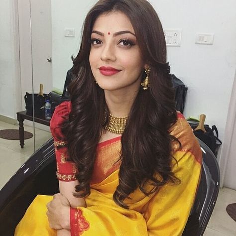 Follow 👉 @kajal.mylife  💕💕💕💕💕💕💕💕  @kajalaggarwalofficial  💖💖💖💖💖💖💖💖  ❤❤❤❤❤❤❤❤  #kajalaggarwal #kajal #tollywood #kollywood #actress #actresslife #tollywoodactress #love #kajalagarwalfans #kajalagarwal #cinema #cinemagraph #movienight #movie #beautiful #lady #simplicity #navel #gorgeous #kajalmylife #photoshoot #photography #romance #goodnight #queen #beauty #mothersday #kiss #style #cannes Open Hairstyles Indian Wedding, Bride Sarees, Party Hairstyles For Long Hair, Lehenga Hairstyles, Easy Party Hairstyles, Hair Style On Saree, Saree Hairstyles, Hairstyles Design, Wavy Curls