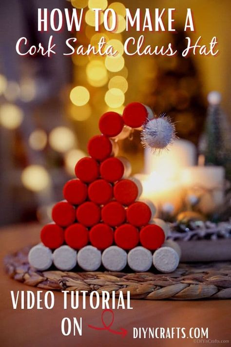 Wine Cork Santa, Rustic Candles Diy, Wine Cork Diy Projects, Wine Cork Crafts Christmas, Cork Diy Projects, Wine Cork Christmas Tree, Cork Crafts Christmas, Cork Christmas Trees, Wine Cork Wreath