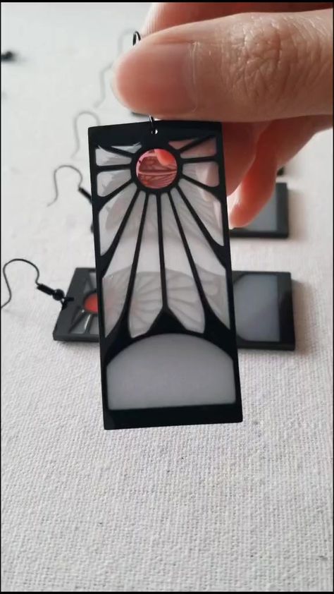 Diy Tanjiro Earrings, Hanafuda Earrings, Manga Jewelry, Demonslayer Tanjiro, Earrings Anime, Anime Necklace, Shrinky Dink Earrings, Anime Earrings, Drawing Hair Tutorial