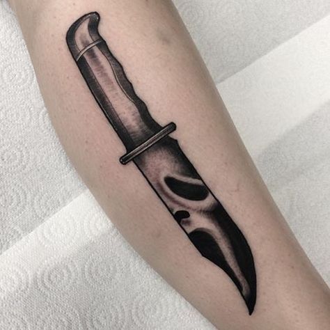 Scary Tattoo Designs, Scream Tattoos, Ghostface Tattoo, Scream Tattoo, Tattoo Artist Tattoo, Knife Tattoo, Evil Tattoos, Movie Tattoos, Scary Tattoos