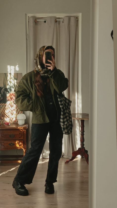 outfit inspo mirror selfie ootd spring checkered bag loafers head scarf Checkered Bag Outfit, Checkered Bag, Green Checkered, Ootd Spring, Bag Outfit, Green Leather, Head Scarf, Cloth Bags, Pretty Outfits