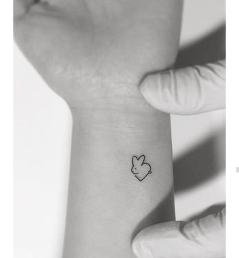 Bunny Ears Tattoo, Tiny Bunny Tattoo, Hase Tattoos, Tattoo Rabbit, Nose Tattoo, Stunning Tattoos, Minimal Tattoo Design, Bunny Tattoos, Rabbit Tattoos