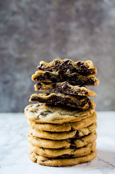 Get the best of both worlds with brownie stuffed chocolate chip cookies Cookie With Brownie Inside, Brownie Wedding, Food Polls, Surprise Cookies, Stuffed Chocolate Chip Cookies, Stuffed Cookies, Homemade Chocolate, Cookie Recipe, Healthy Dessert