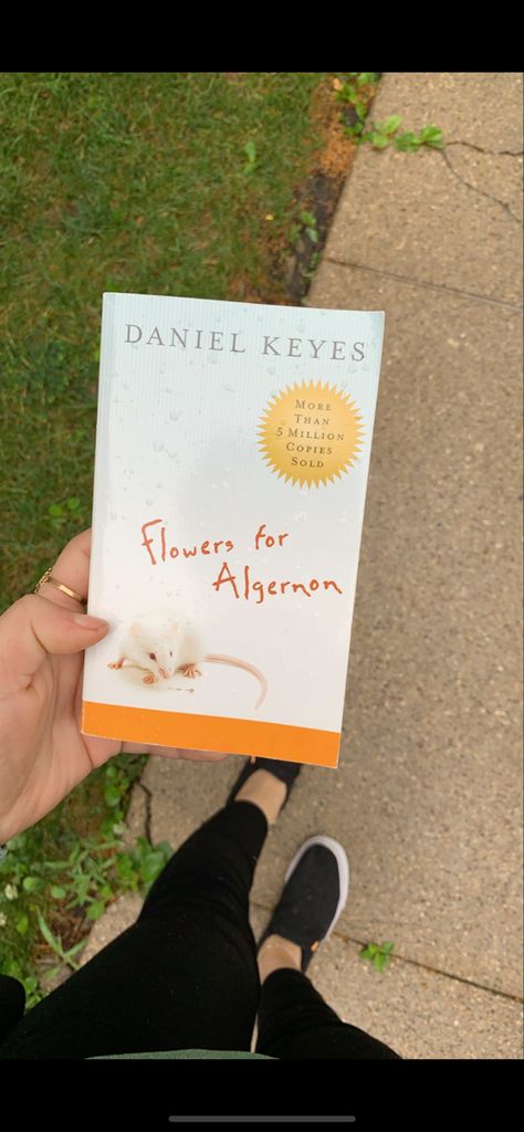 Flowers Of Algernon Book, Flowers For Algernon Book Cover, Flowers For Algernon Book, Flowers For Algernon, Best Books Of All Time, Ber Months, Book Recs, Dont Touch My Phone Wallpapers, Books Reading