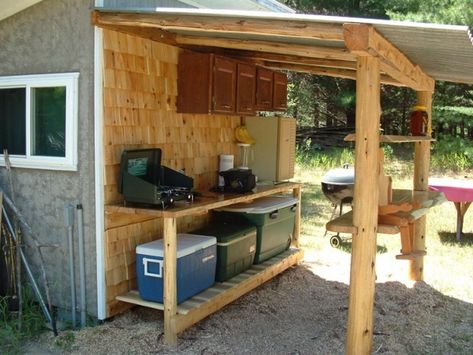 outdoor kitchen 2000 Sq Ft House, Rustic Outdoor Kitchens, Outdoor Camping Kitchen, Canning Kitchen, Tiny House Blog, Outdoor Sinks, Outdoor Oven, Door Kitchen, Kitchen Outdoor