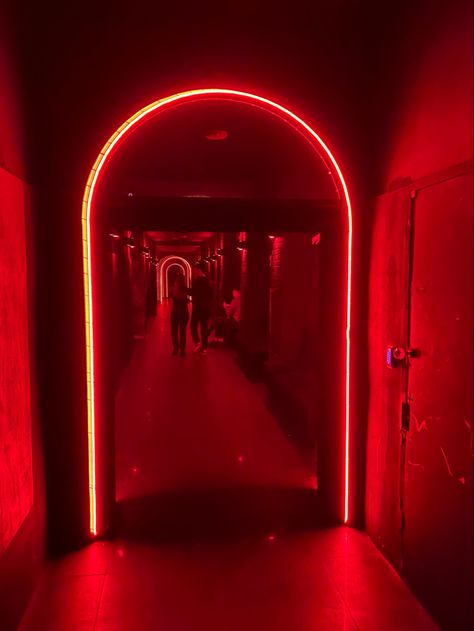 Dj Set Design, Techno Club Aesthetic, Underground Club Aesthetic, Neon Club Aesthetic, Nightlife Aesthetic Club, Led Words, Dark Techno Aesthetic, Night Club Interior Design, Neon Club