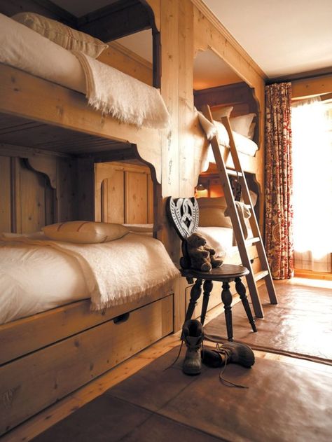 Cozy Ski Lodge, Chic Chalet, Chalet Chic, Lodge Look, Chalet Interior, Built In Bunks, Swiss Chalet, Bunk Rooms, Luxury Ski Chalet