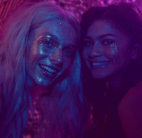 #euphoria #euphoriahbo euphoria hbo, euphoria aesthetic, euphoria bts, euphoria makeup, euphoria style, euphoria series, euphoria #hunterschafer, euphoria jules, hunter schafer euphoria, hunter schafer model, hunter schafer makeup, euphoria jules makeup,abstract makeup K C Undercover, Model Tips, Makijaż Smokey Eye, Mia 3, Purple Aesthetic, Aesthetic Makeup, Looks Style, Celebrity Pictures, Serie Tv