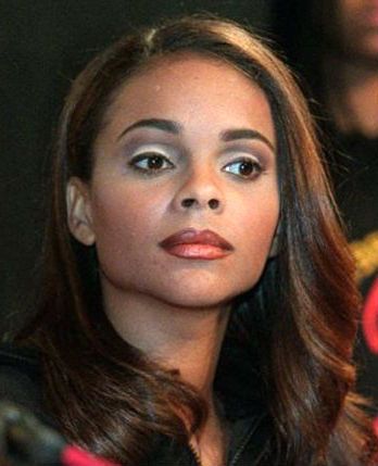 Lisa before... You know what! Lark Voorhies, Black Actresses, Saved By The Bell, Black Hollywood, Beauty Icons, Star Girl, Black Is Beautiful, Beautiful Black Women, Serie Tv