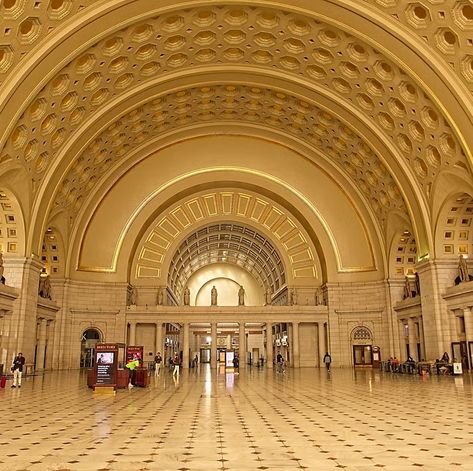 Metro North Railroad, Gold Ceiling, Grand Central Terminal, Front Door Entrance, Train Stations, Midtown Manhattan, The Visit, Starry Night Sky, Union Station