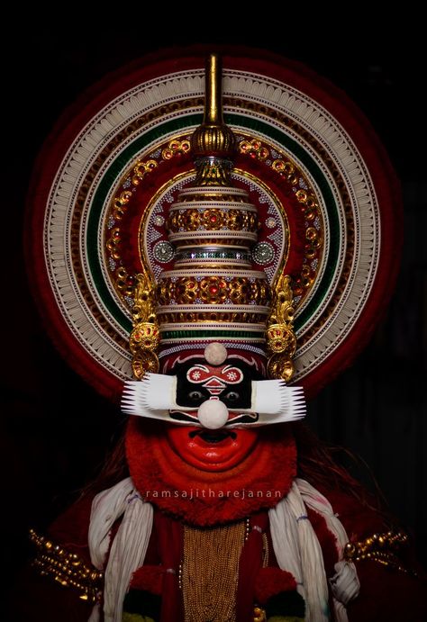 kadhakali photography Kadhakali Photography Hd, Mohiniyattam Photography, Kadhakali Photography, Bharatanatyam Poses, Kerala Mural Painting, Wallpaper Photo Gallery, Wallpaper Photo, Indian Folk Art, Exotic Fish