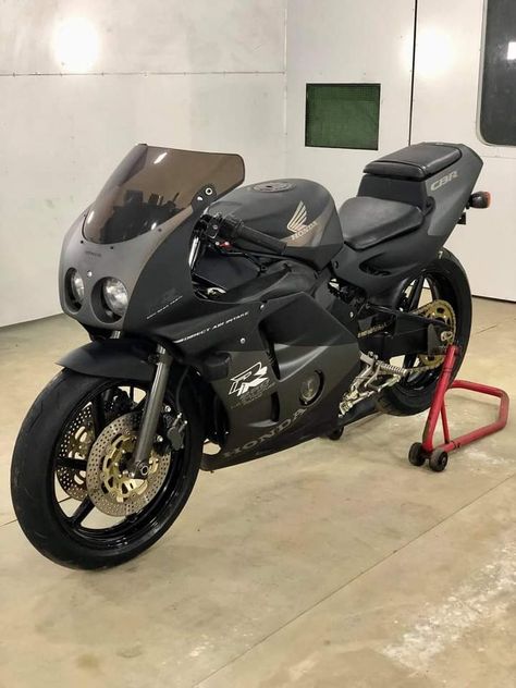 #honda #cbr #mc22 #250 #gullarm Cbr 250r Modified, Honda Motorcycles Cbr, Cbr250rr Mc22, Honda Cbr 250r, Honda Cbr 125, Cbr 250r, Adventure Bike Motorcycles, Honda Cbr250r, Honda Cb400