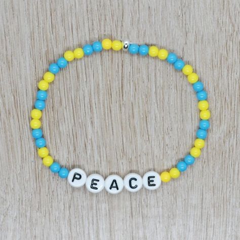 Bracelet Name, Yellow Turquoise, Bead Projects, Beads Bracelets, Name Bracelet, Elastic Bracelet, Cute Bracelets, Bead Bracelet, Beaded Bracelet