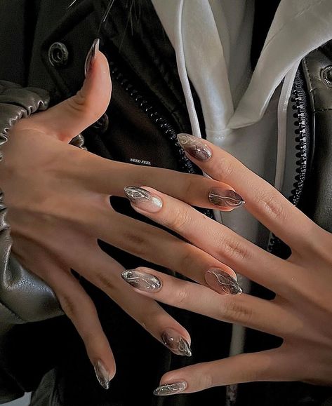 Shellac Nail Art, Best Press On Nails, Graduation Nails, Gothic Nails, Edgy Nails, Goth Nails, Simple Gel Nails, Nails Only, Shellac Nails