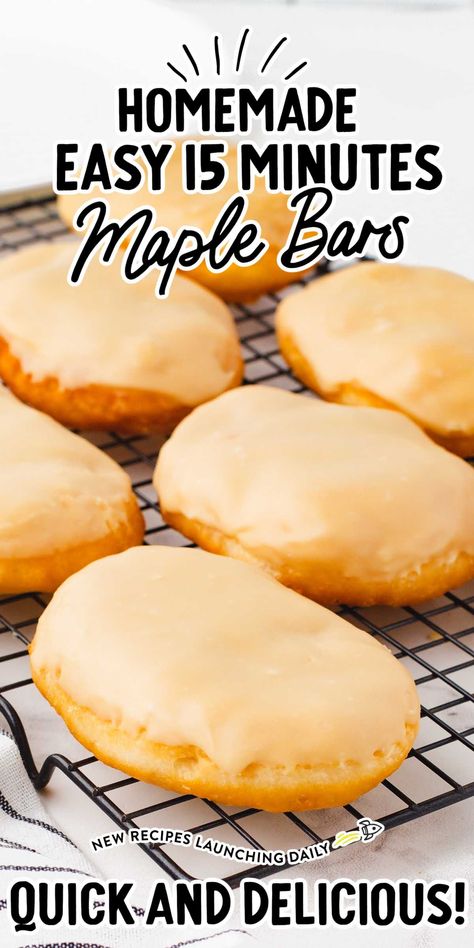 The perfect quick breakfast pastry, these easy 15-minute maple bars are light and fluffy and topped with a gooey maple glaze. Maple Bars Recipe, Maple Desserts, Doughnut Recipe Easy, Easy Bar Recipes, Maple Bars, Pillsbury Biscuits, Kentucky Butter Cake, Breakfast Pastry, Princess Pinky Girl